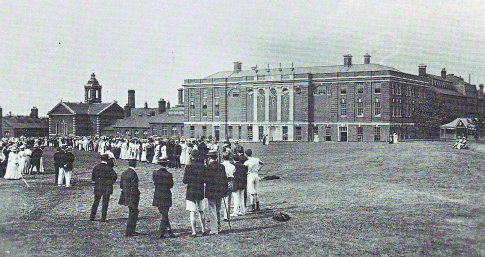On the college green behind the main building of Goldsmiths in 1908.